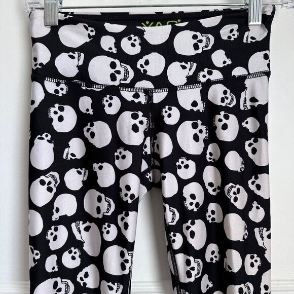 VTG Yas Size Small Black White Skull Leggings - Picture 3 of 8